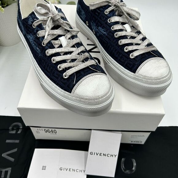 Men’s Givenchy four G navy distressed city sneakers size 43, made in Italy - Picture 1 of 11
